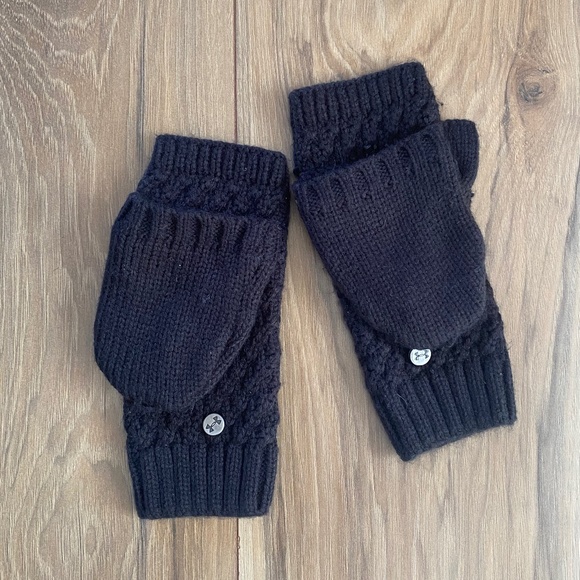 Under armour mittens - Picture 1 of 3